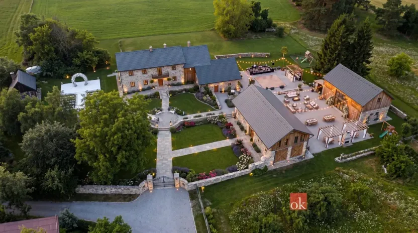 Prodej rodinného domu, Frýdštejn - Sestroňovice, 300 m2