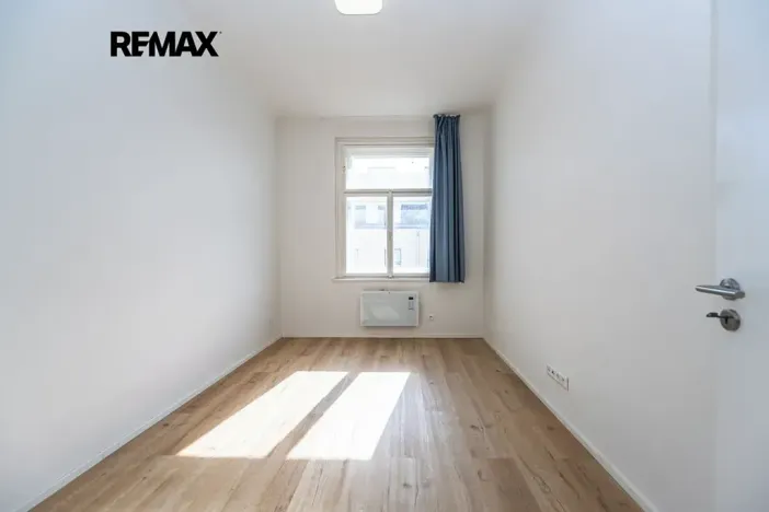 Pronájem bytu 2+kk, Praha - Nusle, Čestmírova, 43 m2