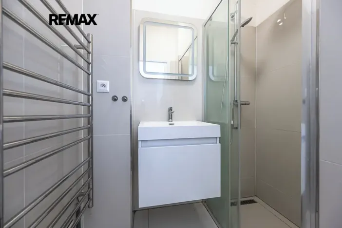 Pronájem bytu 2+kk, Praha - Nusle, Čestmírova, 43 m2