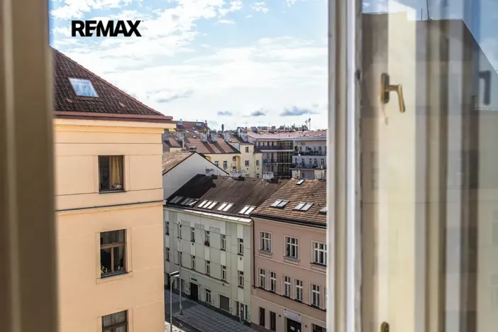 Pronájem bytu 2+kk, Praha - Nusle, Čestmírova, 43 m2