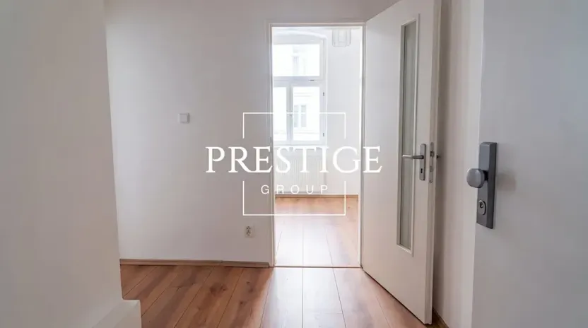 Pronájem bytu 2+kk, Praha - Karlín, Sokolovská, 40 m2