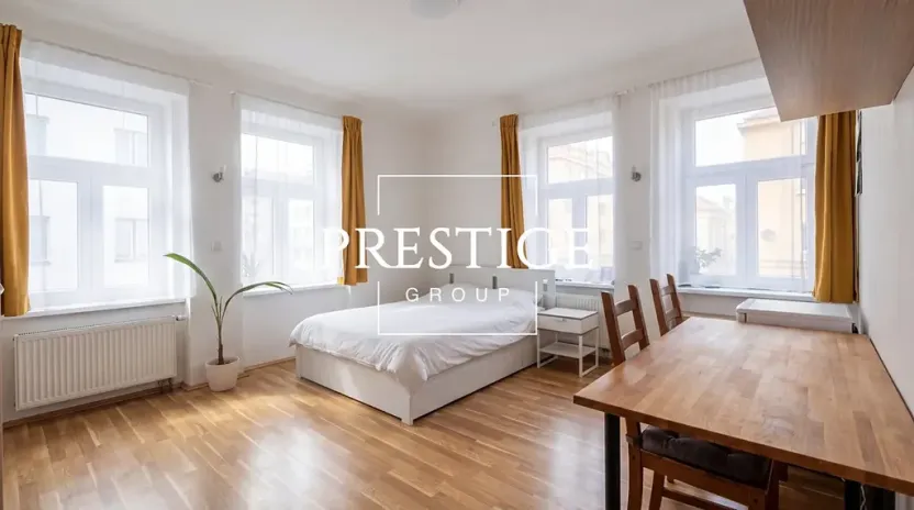 Pronájem bytu 1+kk, Praha - Holešovice, Veletržní, 40 m2