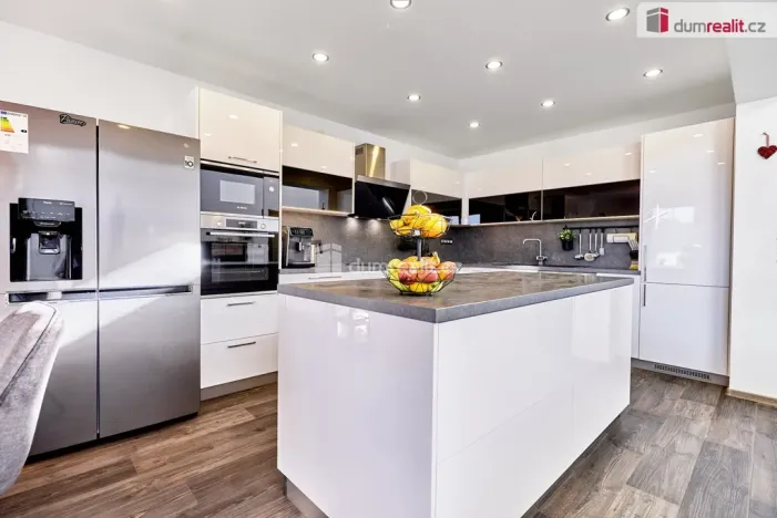 Prodej rodinného domu, Nová Role - Mezirolí, 136 m2