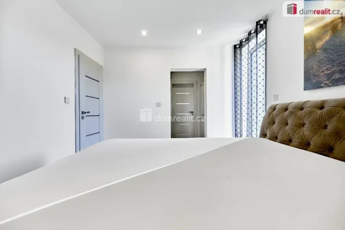 Prodej rodinného domu, Nová Role - Mezirolí, 136 m2
