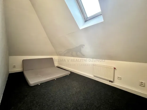 Pronájem bytu 3+1, Praha - Strašnice, Pod strání, 42 m2
