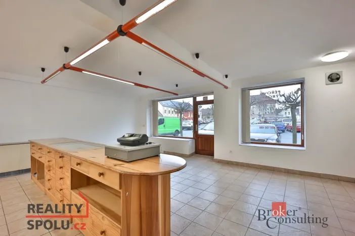 Pronájem obchodního prostoru, Libáň, náměstí Svobody, 100 m2