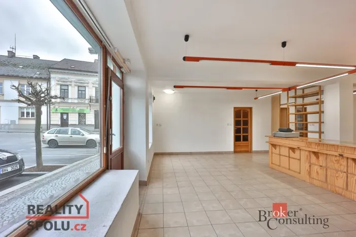 Pronájem obchodního prostoru, Libáň, náměstí Svobody, 100 m2