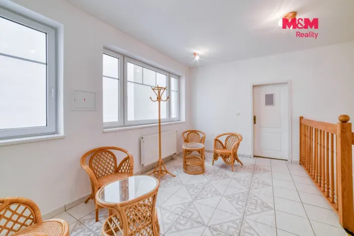 Pronájem obchodního prostoru, Mariánské Lázně, Hlavní třída, 35 m2
