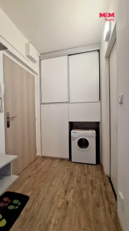 Pronájem bytu 1+kk, Hradec Králové - Slezské Předměstí, Severní, 36 m2