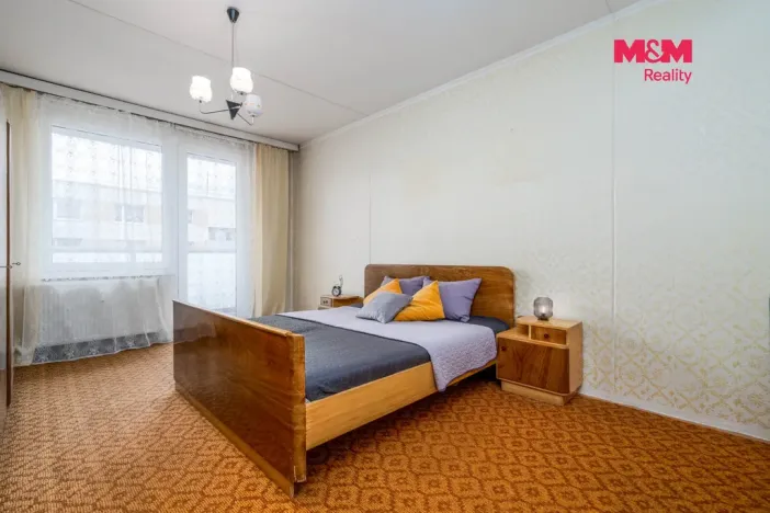 Prodej bytu 2+1, Hostinné, Sídliště, 68 m2