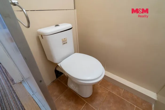 Prodej bytu 2+1, Hostinné, Sídliště, 68 m2