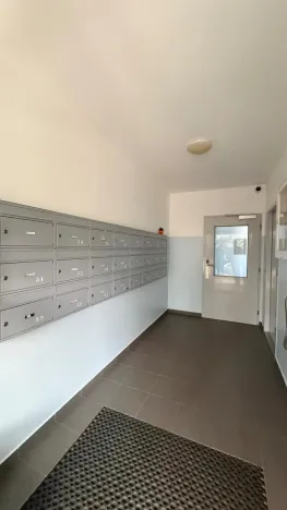 Pronájem bytu 2+1, Praha - Hlubočepy, Lamačova, 46 m2