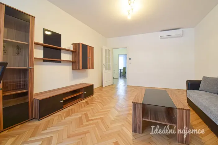 Pronájem bytu 1+1, Brno - Komárov, Studniční, 37 m2