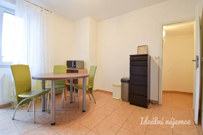 Pronájem bytu 1+1, Brno - Komárov, Studniční, 37 m2