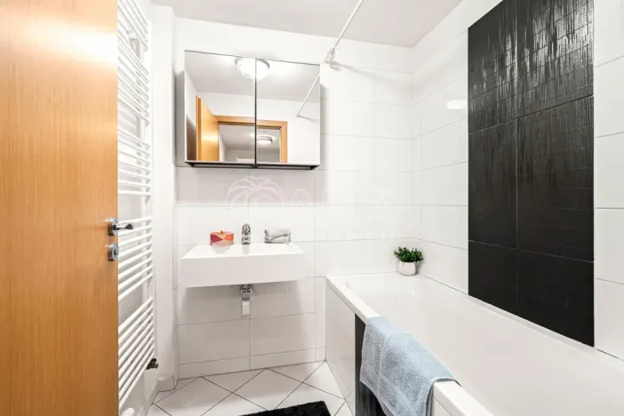 Prodej bytu 2+kk, Praha - Dejvice, Kafkova, 53 m2