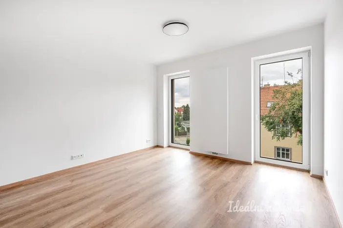 Pronájem bytu 1+kk, Praha - Čakovice, Danielova, 36 m2