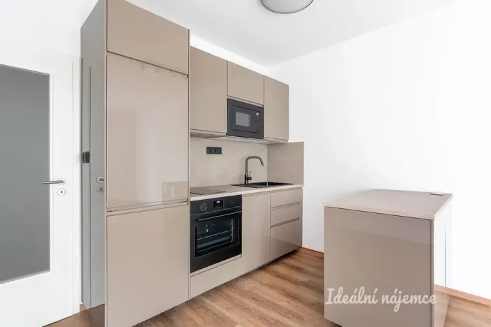 Pronájem bytu 1+kk, Praha - Čakovice, Danielova, 32 m2
