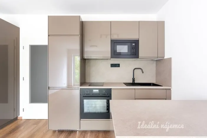 Pronájem bytu 1+kk, Praha - Čakovice, Danielova, 32 m2