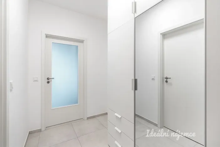 Pronájem bytu 1+kk, Praha - Čakovice, Danielova, 32 m2