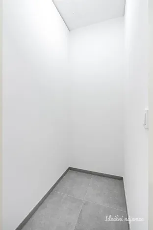 Pronájem bytu 1+kk, Praha - Čakovice, Danielova, 32 m2