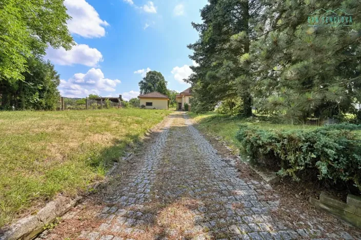 Prodej rodinného domu, Chocenice, 299 m2