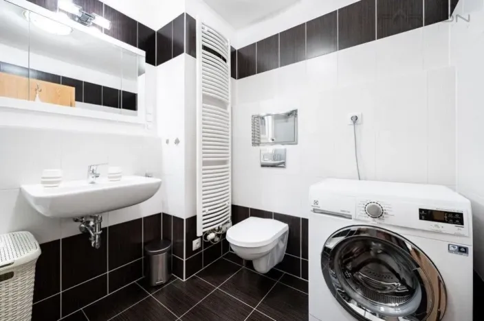 Pronájem bytu 2+kk, Praha - Hloubětín, Nademlejnská, 50 m2