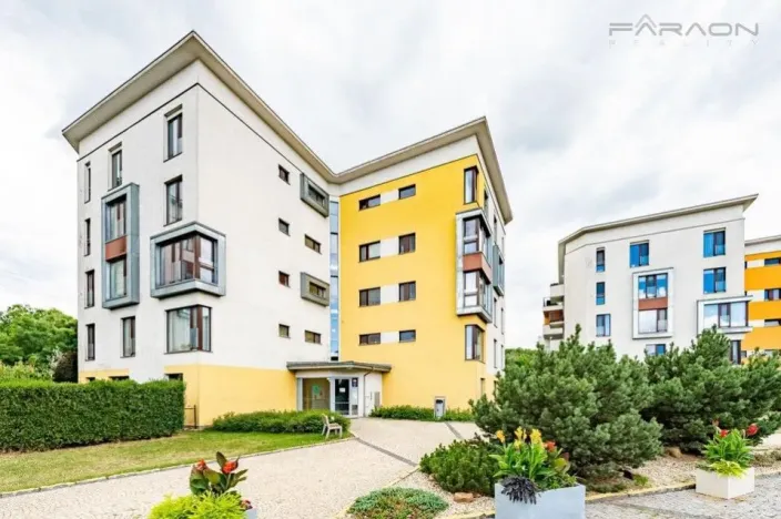 Pronájem bytu 2+kk, Praha - Hloubětín, Nademlejnská, 50 m2