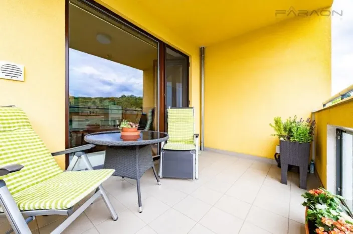 Pronájem bytu 2+kk, Praha - Hloubětín, Nademlejnská, 50 m2