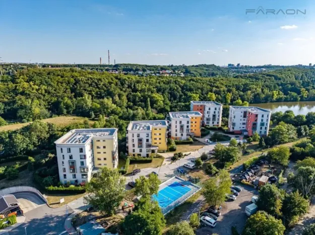 Pronájem bytu 2+kk, Praha - Hloubětín, Nademlejnská, 50 m2