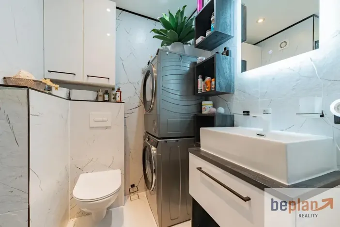 Prodej bytu 2+1, Nová Role, Svobodova, 54 m2