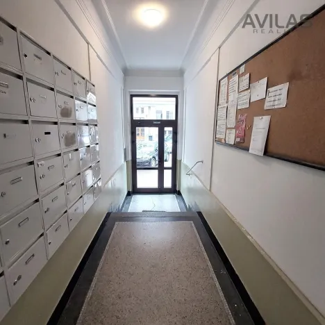 Pronájem bytu 2+kk, Praha - Žižkov, Ambrožova, 49 m2