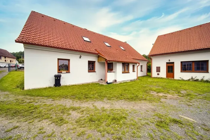 Prodej rodinného domu, Čmelíny, 450 m2