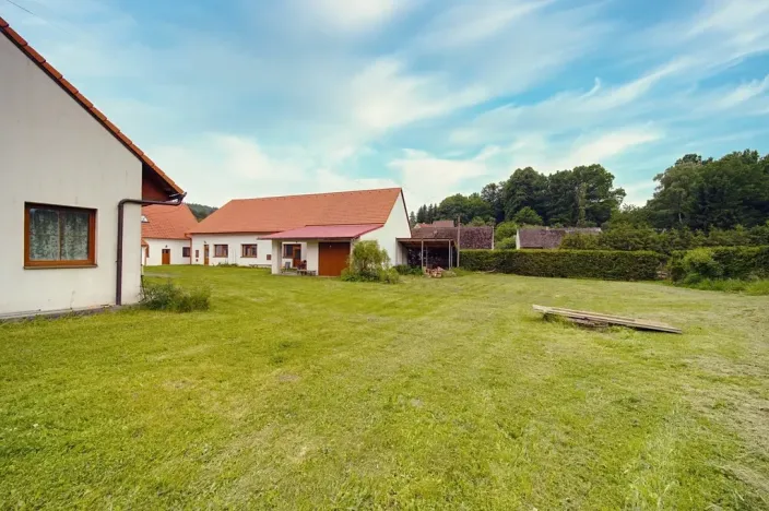 Prodej rodinného domu, Čmelíny, 450 m2
