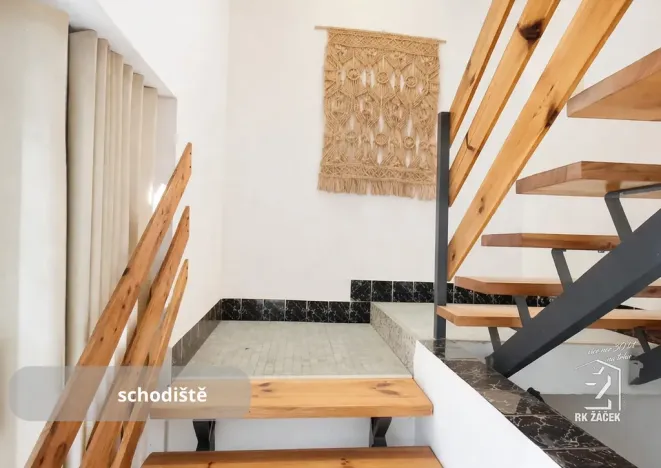 Prodej rodinného domu, České Budějovice - České Budějovice 6, Zeyerova, 197 m2