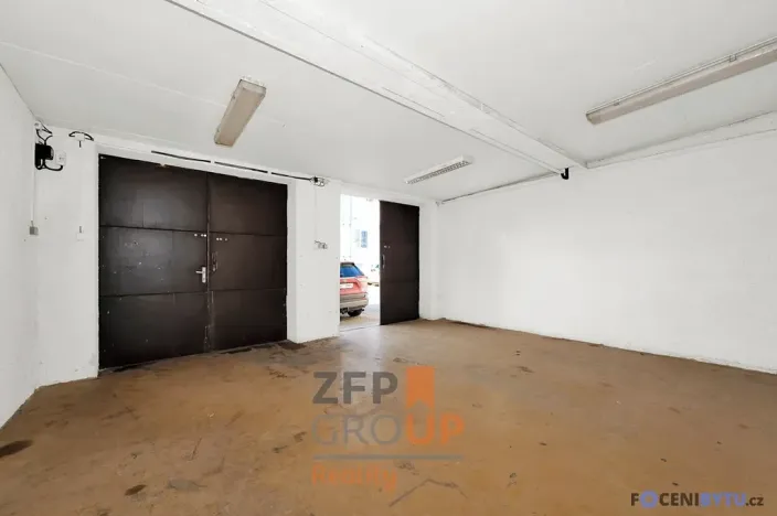 Prodej obchodního prostoru, Hodonín, Velkomoravská, 702 m2