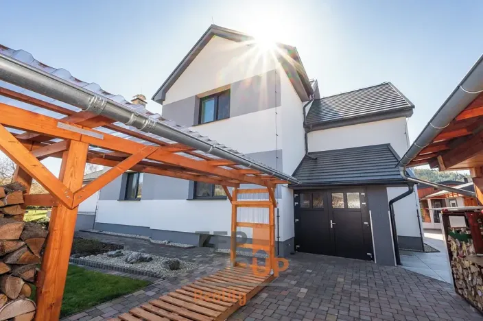 Prodej rodinného domu, Rozstání, 450 m2