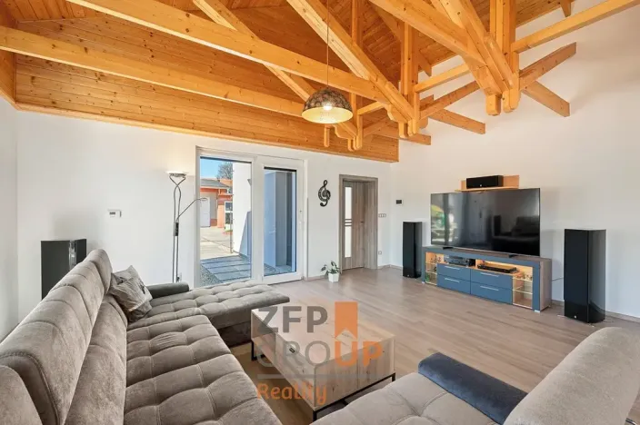 Prodej rodinného domu, Rozstání, 450 m2
