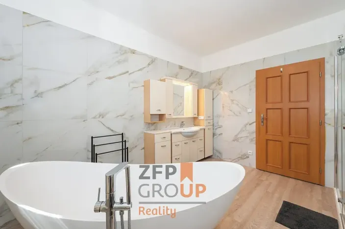 Prodej rodinného domu, Rozstání, 450 m2