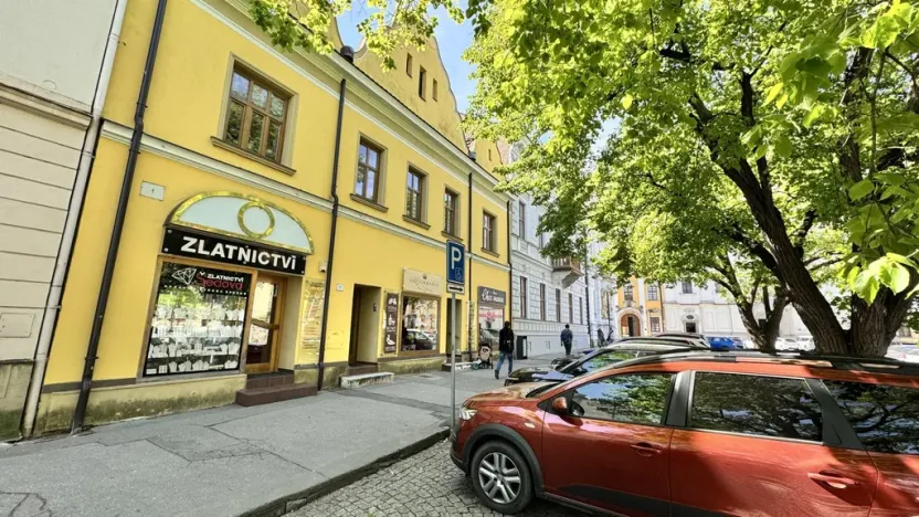 Pronájem bytu 2+kk, Uherské Hradiště, Masarykovo náměstí, 80 m2
