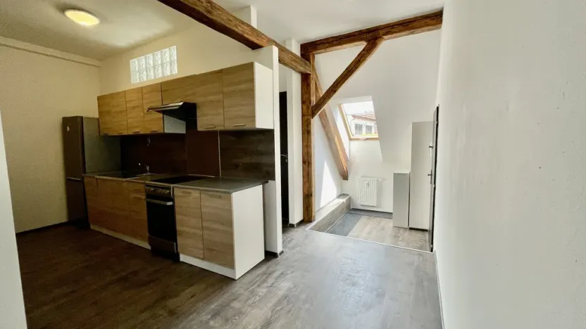 Pronájem bytu 2+kk, Uherské Hradiště, Masarykovo náměstí, 80 m2
