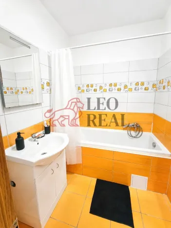 Prodej bytu 2+kk, Oslavany, náměstí 13. prosince, 63 m2