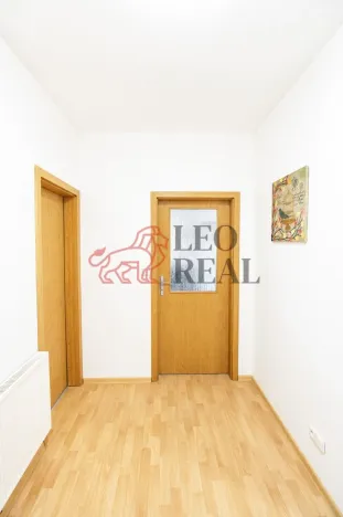 Prodej bytu 2+kk, Oslavany, náměstí 13. prosince, 63 m2