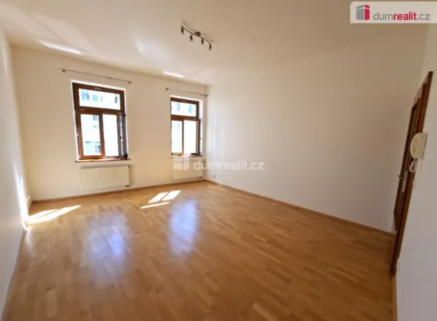 Pronájem bytu 1+kk, Praha - Břevnov, Na Petynce, 40 m2