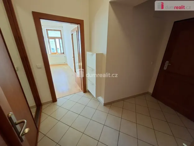 Pronájem bytu 1+kk, Praha - Břevnov, Na Petynce, 40 m2