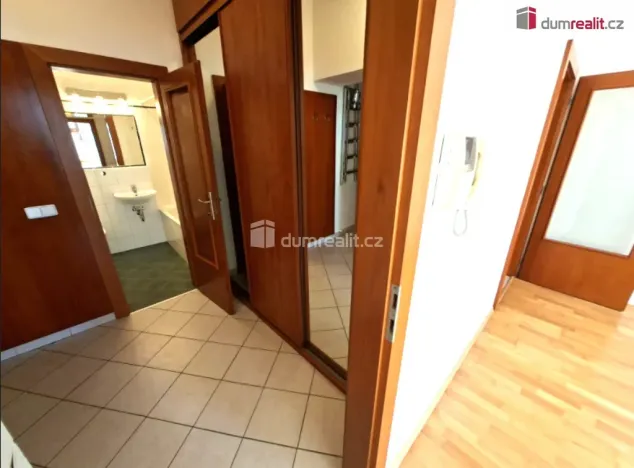 Pronájem bytu 1+kk, Praha - Břevnov, Na Petynce, 40 m2