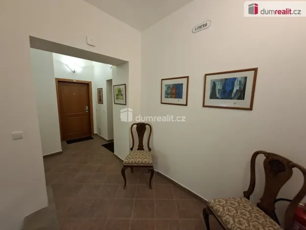 Pronájem bytu 1+kk, Praha - Břevnov, Na Petynce, 40 m2