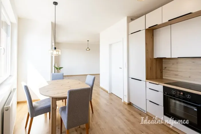 Pronájem bytu 2+kk, Praha - Vysočany, Gerstelova, 55 m2