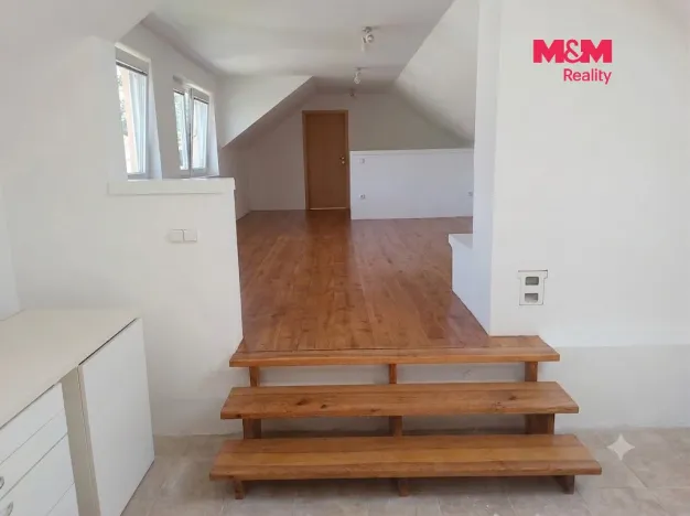 Pronájem bytu 3+kk, Žebrák, Náměstí, 95 m2