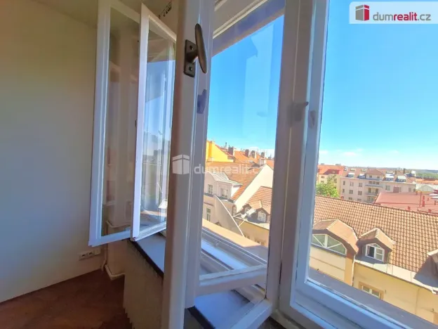 Pronájem bytu 1+kk, Praha - Vinohrady, Jana Masaryka, 28 m2