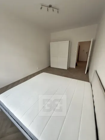 Pronájem bytu 2+1, Praha - Podolí, Sinkulova, 55 m2